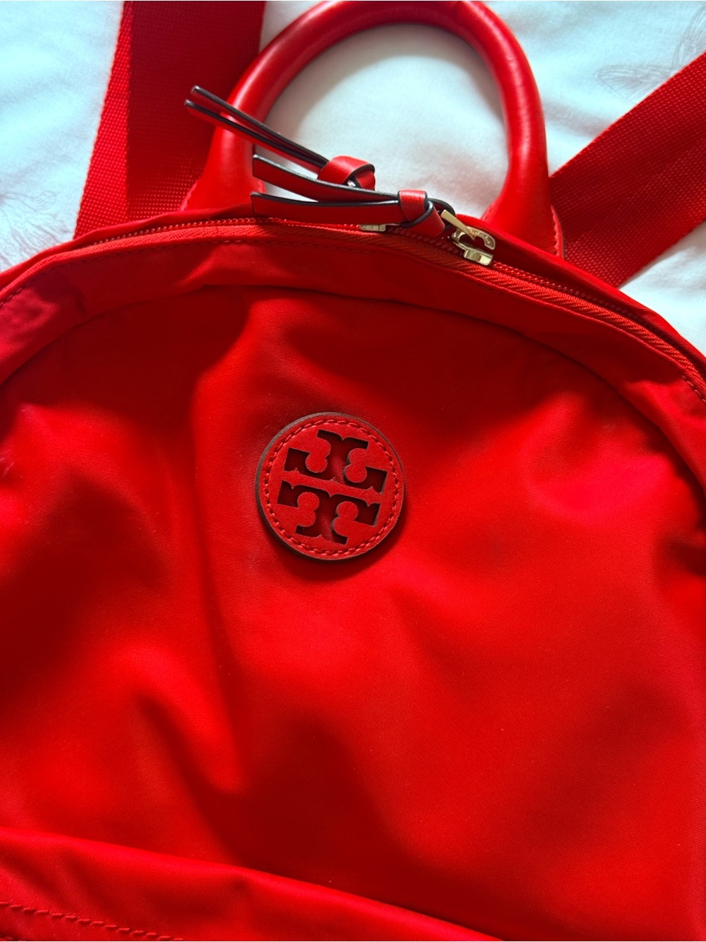 Tory Burch | Ella Red Small Backpack - Picture 4 of 9